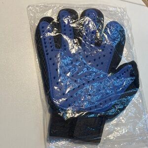 5 for $10: NWT Blue and Black Grooming Glove